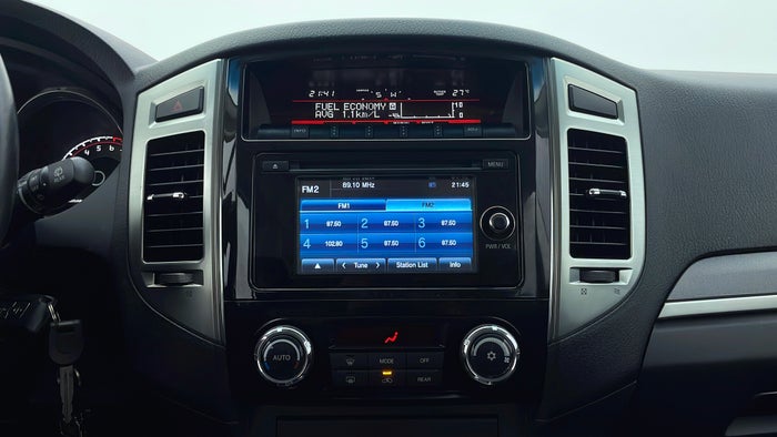 MITSUBISHI PAJERO-Center Console