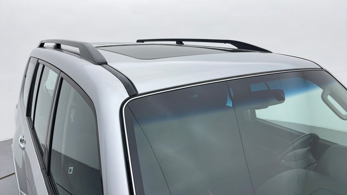 MITSUBISHI PAJERO-Roof/Sunroof View