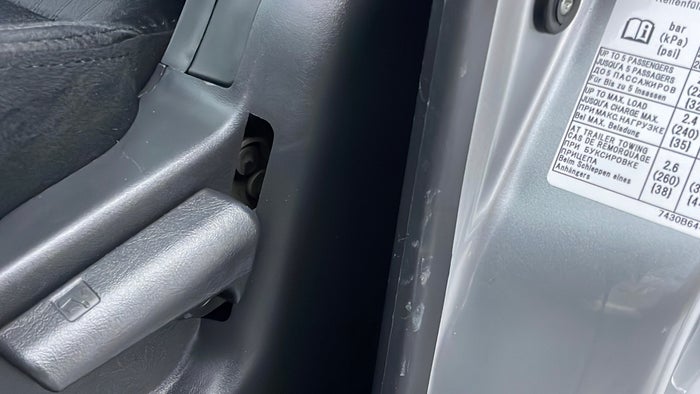 MITSUBISHI PAJERO-Pillar LHS B Scratch