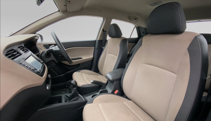 2017 Hyundai Elite i20 ASTA 1.2, Petrol, Manual, 23,433 km, Right Side Front Door Cabin View