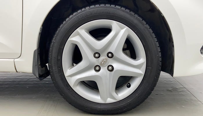 2017 Hyundai Elite i20 ASTA 1.2, Petrol, Manual, 23,433 km, Right Front Tyre