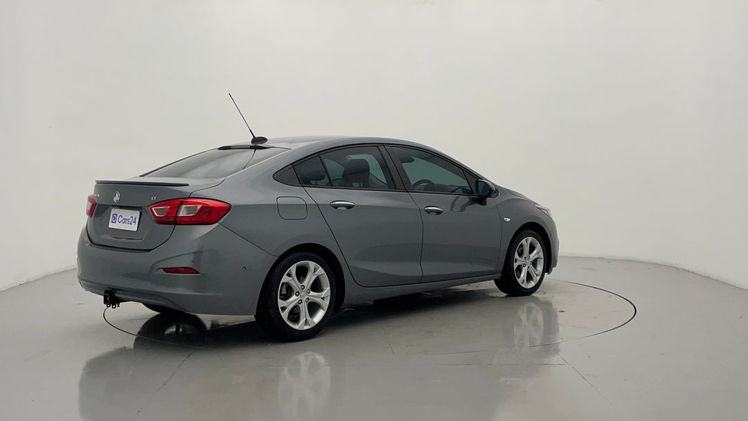 Right Back Diagonal (45- Degree) View