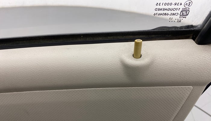2017 Datsun Redi Go T (O), Petrol, Manual, 77,422 km, Lock system - Door lock knob has minor damage