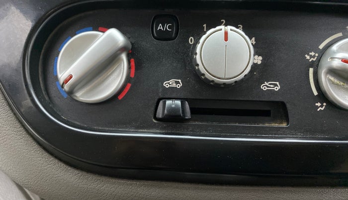 2017 Datsun Redi Go T (O), Petrol, Manual, 76,982 km, AC Unit - Directional switch has minor damage