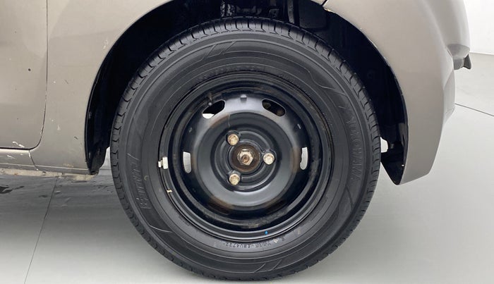 2017 Datsun Redi Go T (O), Petrol, Manual, 76,982 km, Right Front Wheel