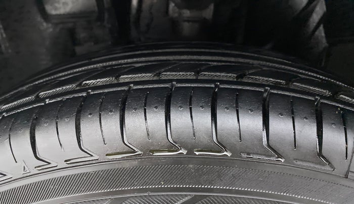 2017 Datsun Redi Go T (O), Petrol, Manual, 76,982 km, Left Front Tyre Tread