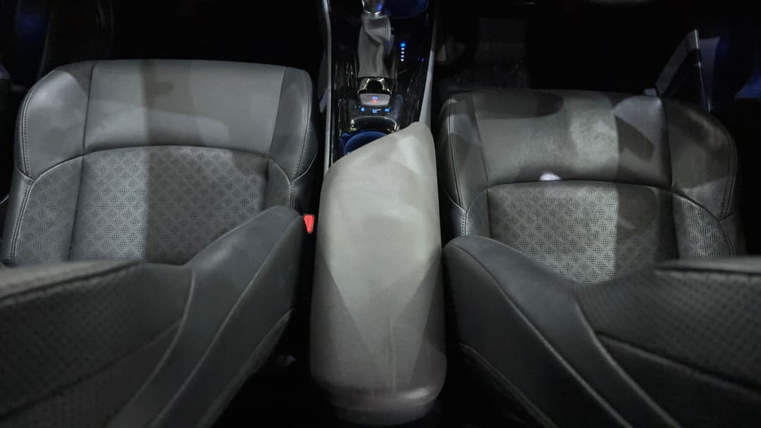 2021 Toyota C-HR Koba (2WD) Hybrid, Automatic, 63767 km, Center Console