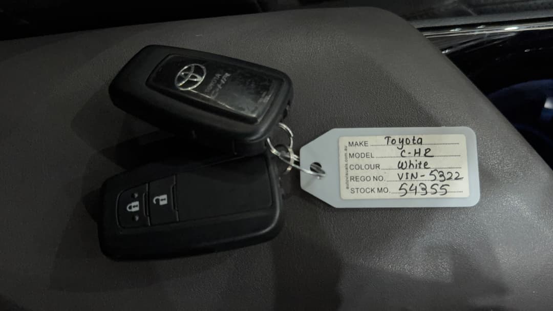 2021 Toyota C-HR Koba (2WD) Hybrid, Automatic, 63767 km, Key Close-up