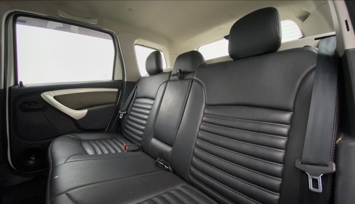 2014 Renault Duster 85 PS RXL, Diesel, Manual, 42,983 km, Right Side Rear Door Cabin