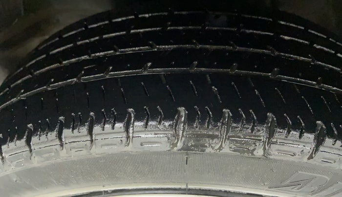 2018 Maruti Alto K10 VXI P, Petrol, Manual, 27,625 km, Left Front Tyre Tread