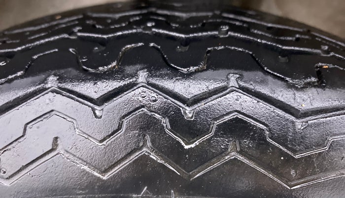 2018 Maruti OMNI E STD, Petrol, Manual, 46,433 km, Left Front Tyre Tread