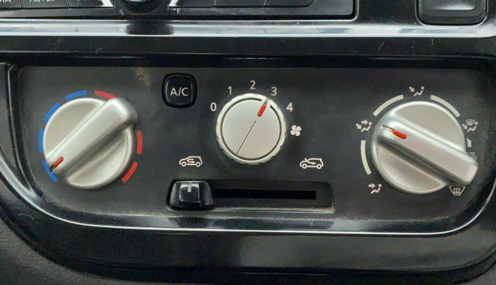 2018 Datsun Redi Go T (O), Petrol, Manual, 1,07,013 km, AC Unit - Directional switch has minor damage