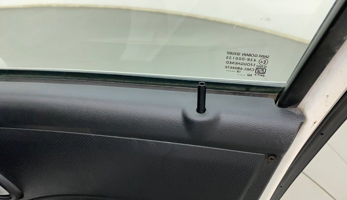 2018 Datsun Redi Go T (O), Petrol, Manual, 1,06,824 km, Lock system - Door lock knob has minor damage
