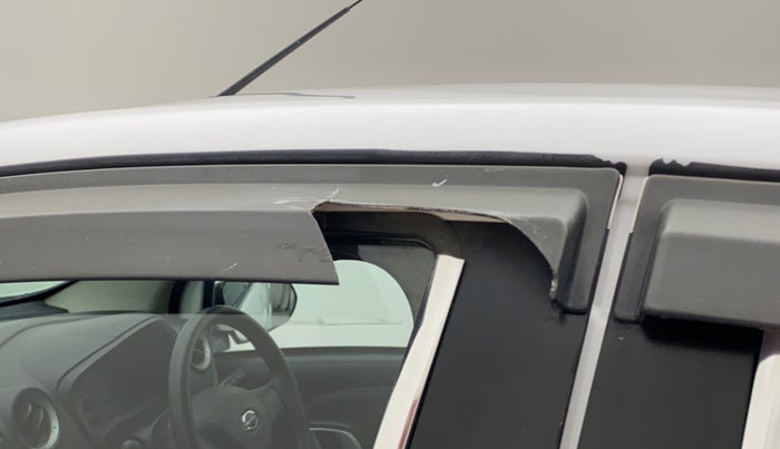 2018 Datsun Redi Go T (O), Petrol, Manual, 1,07,013 km, Front passenger door - Door visor damaged