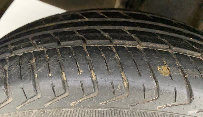 2018 Datsun Redi Go T (O), Petrol, Manual, 1,06,824 km, Right Rear Tyre Tread