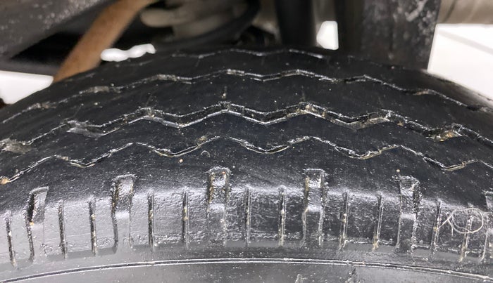 2019 Maruti Eeco 5 STR WITH A/C+HTR, Petrol, Manual, 28,172 km, Left Rear Tyre Tread