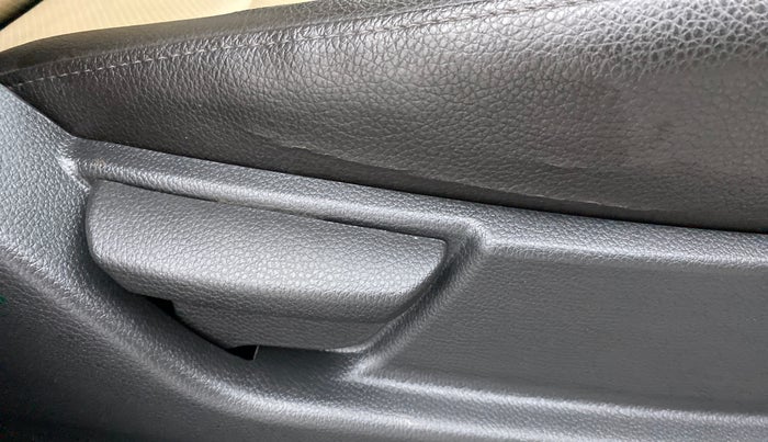 2016 Hyundai Eon ERA PLUS, Petrol, Manual, 24,831 km, Driver Side Adjustment Panel