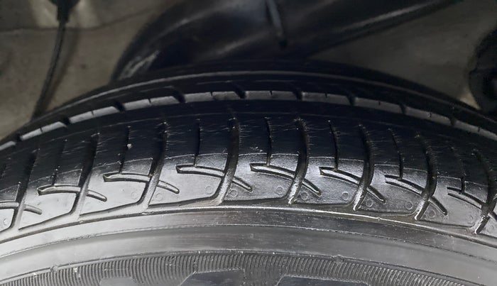 2017 Hyundai Verna 1.6 CRDI S, Diesel, Manual, 80,883 km, Left Rear Tyre Tread