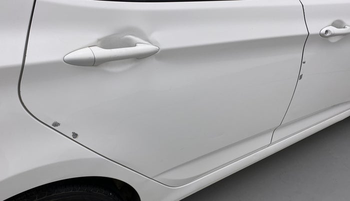 2017 Hyundai Verna 1.6 CRDI S, Diesel, Manual, 80,883 km, Right rear door - Minor scratches