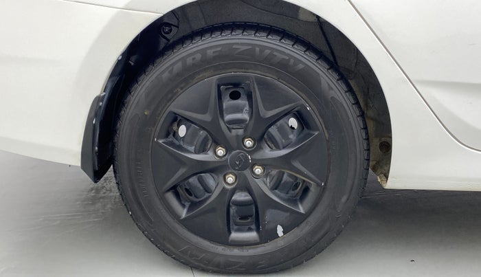 2017 Hyundai Verna 1.6 CRDI S, Diesel, Manual, 80,883 km, Right Rear Wheel