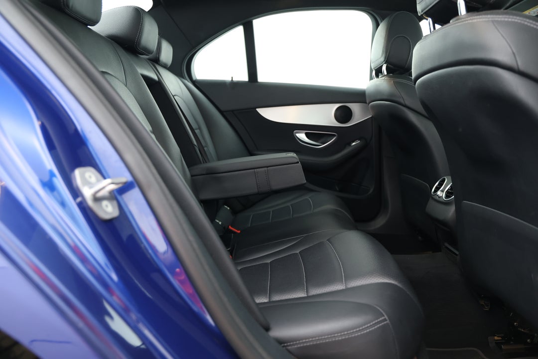 2018 Mercedes-benz C200 Eq (hybrid), Automatic, 59279 km, Right Side Rear Door Cabin View
