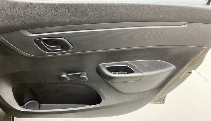 2018 Renault Kwid 1.0 RXL, Petrol, Manual, 60,854 km, Driver Side Door Panels Control