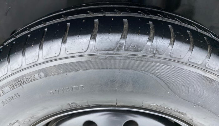 2018 Maruti Swift VXI D, Petrol, Manual, 37,030 km, Left Rear Tyre Tread