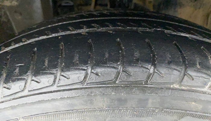 2019 Datsun Go Plus A (O), CNG, Manual, 60,274 km, Left Front Tyre Tread