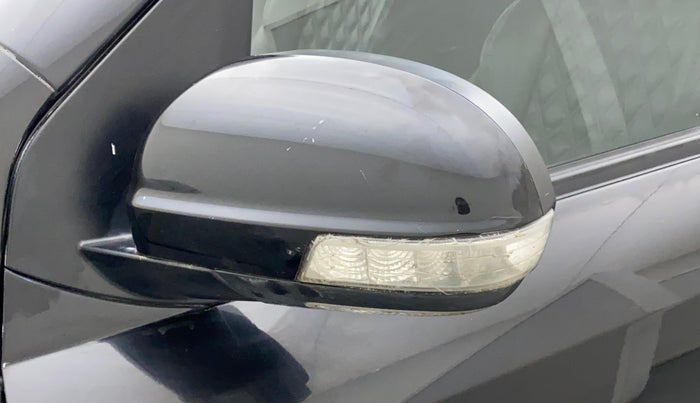 2018 Mahindra XUV500 W7, Diesel, Manual, 96,022 km, Left rear-view mirror - Indicator light has minor damage