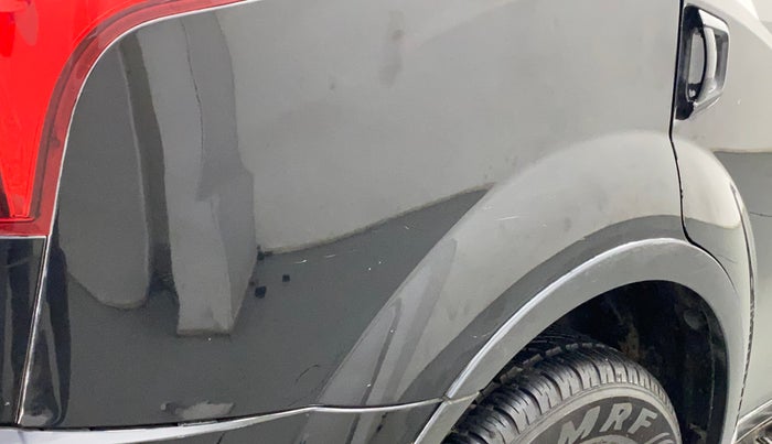2018 Mahindra XUV500 W7, Diesel, Manual, 96,022 km, Right quarter panel - Minor scratches