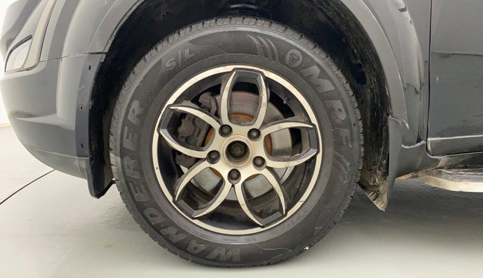 2018 Mahindra XUV500 W7, Diesel, Manual, 96,022 km, Left Front Wheel