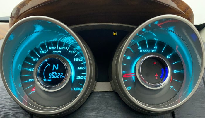 2018 Mahindra XUV500 W7, Diesel, Manual, 96,022 km, Odometer Image