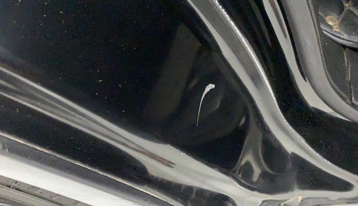 2018 Mahindra XUV500 W7, Diesel, Manual, 96,022 km, Right C pillar - Minor scratches