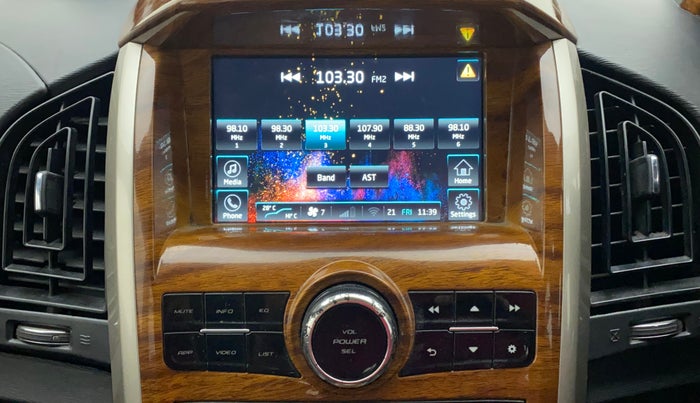 2018 Mahindra XUV500 W7, Diesel, Manual, 96,022 km, Infotainment System
