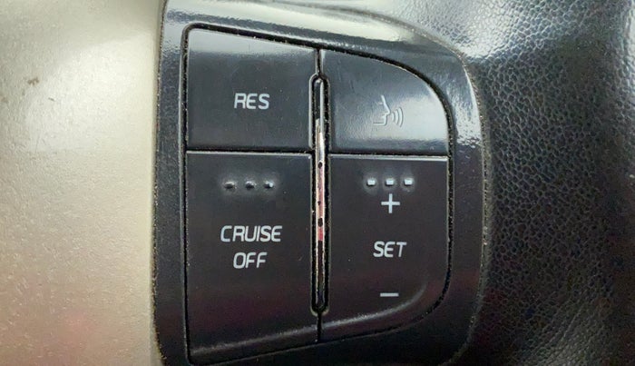2018 Mahindra XUV500 W7, Diesel, Manual, 96,022 km, Adaptive Cruise Control