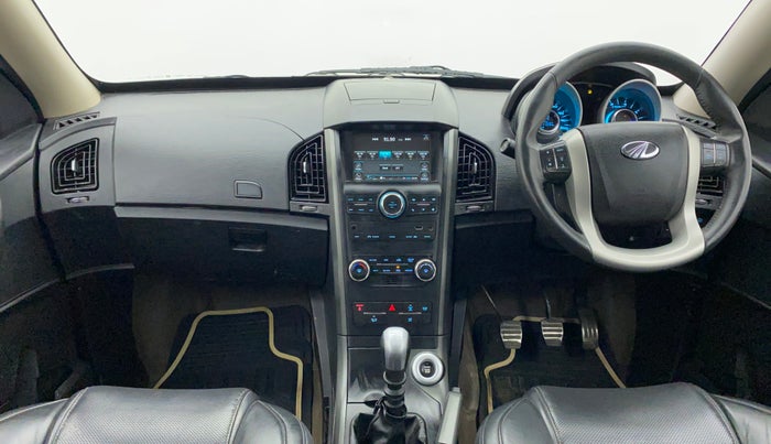 2017 Mahindra XUV500 W10, Diesel, Manual, 71,590 km, Dashboard