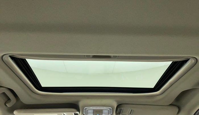 2017 Mahindra XUV500 W10, Diesel, Manual, 71,590 km, Moonroof/ Sunroof