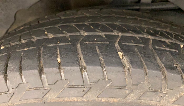 2017 Mahindra XUV500 W10, Diesel, Manual, 71,590 km, Left Rear Tyre Tread