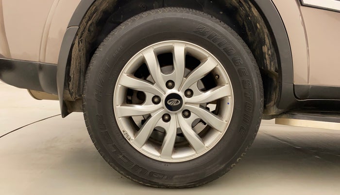 2017 Mahindra XUV500 W10, Diesel, Manual, 71,590 km, Right Rear Wheel