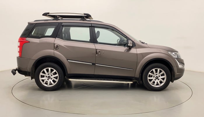 2017 Mahindra XUV500 W10, Diesel, Manual, 71,590 km, Right Side View