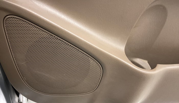 2015 Toyota Innova 2.5 VX 7 STR BS IV, Diesel, Manual, 1,50,687 km, Speaker