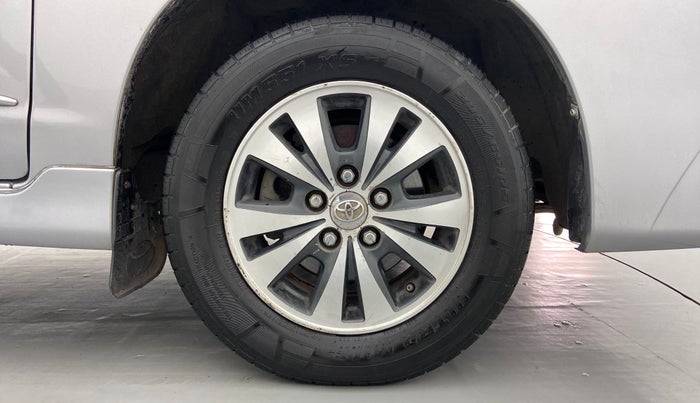 2015 Toyota Innova 2.5 VX 7 STR BS IV, Diesel, Manual, 1,50,687 km, Right Front Wheel
