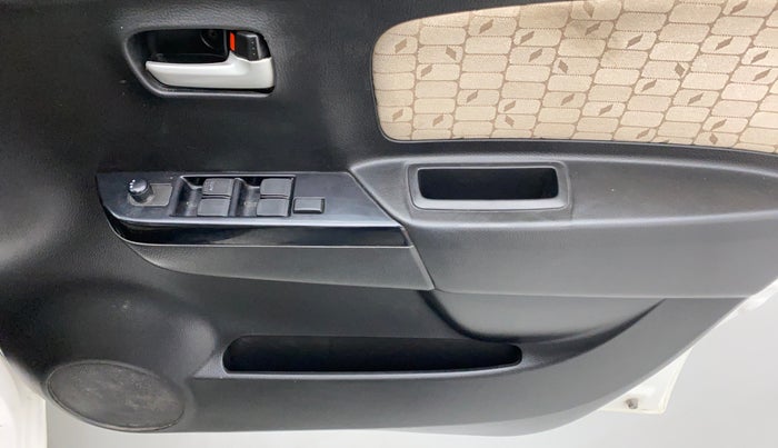 2018 Maruti Wagon R 1.0 VXI, Petrol, Manual, 54,312 km, Driver Side Door Panels Control