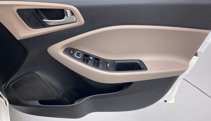 2020 Hyundai Elite i20 SPORTZ PLUS 1.2, Petrol, Manual, 35,039 km, Driver Side Door Panels Control