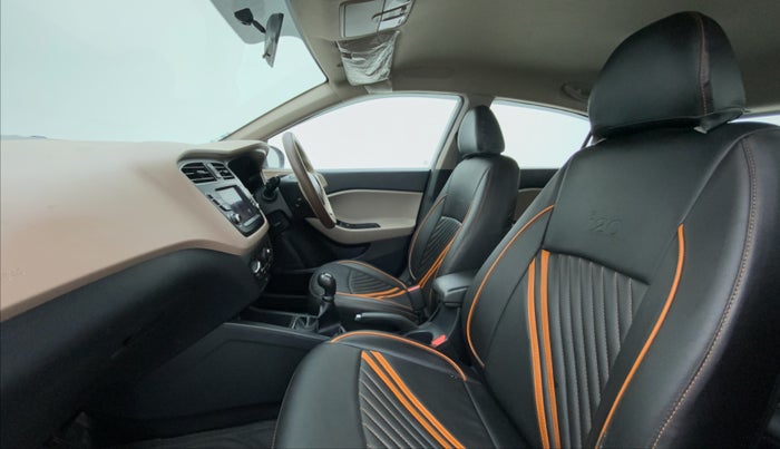 2020 Hyundai Elite i20 SPORTZ PLUS 1.2, Petrol, Manual, 35,039 km, Right Side Front Door Cabin