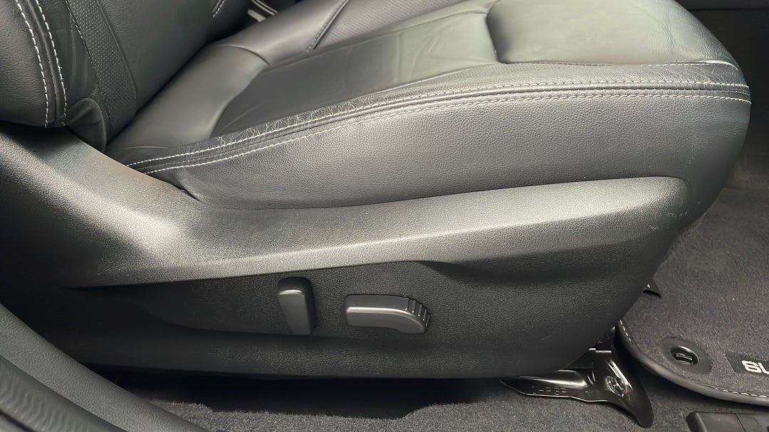 2018 Subaru Impreza 2.0i-s (awd), Automatic, 66839 km, Drivers Side Adjustment Panel