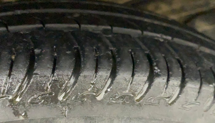 2021 Maruti S PRESSO VXI (O) CNG, CNG, Manual, 22,442 km, Right Front Tyre Tread
