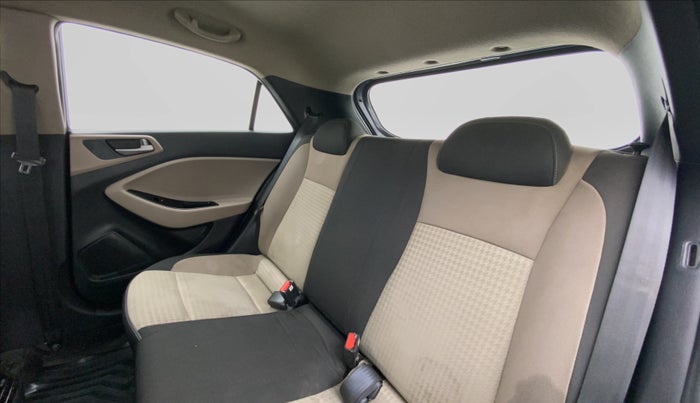 2018 Hyundai Elite i20 Magna Executive 1.2, Petrol, Manual, 19,625 km, Right Side Rear Door Cabin