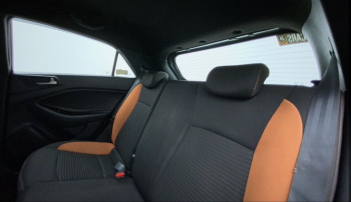 2016 Hyundai i20 Active 1.2 SX, Petrol, Manual, 26,996 km, Right Side Rear Door Cabin