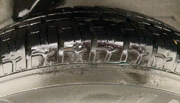 2015 Hyundai i10 MAGNA 1.1 IRDE2, Petrol, Manual, 11,849 km, Left Rear Tyre Tread
